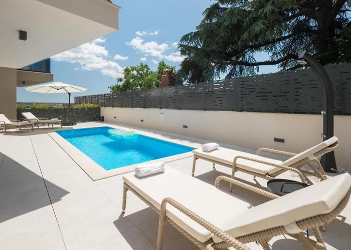 In Tar * Tar-Vabriga