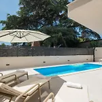 Cozy In Tar Tar-Vabriga